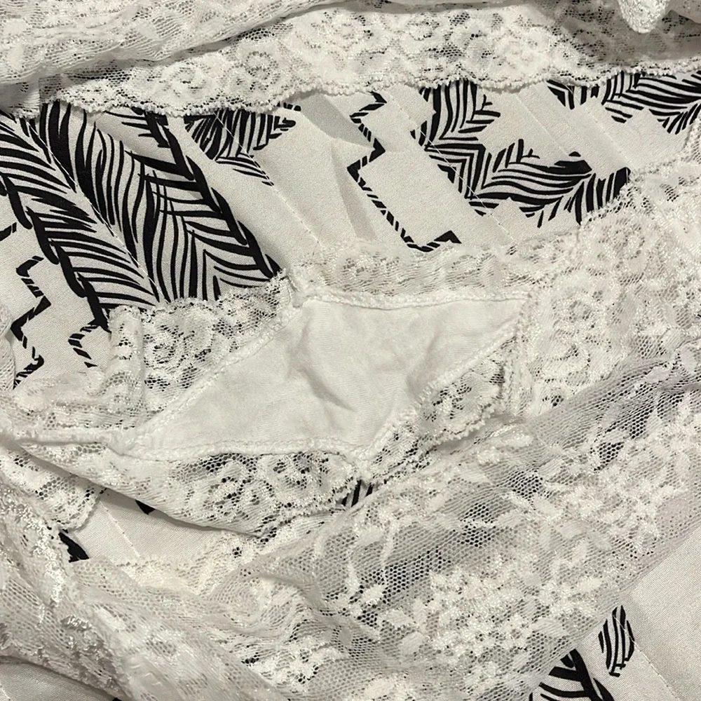 Torrid White Lace Panties Size 3 - Picture 6 of 6